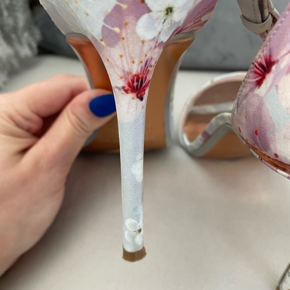 Ted Baker Charv oriental blossom heels - Picture 7 of 8